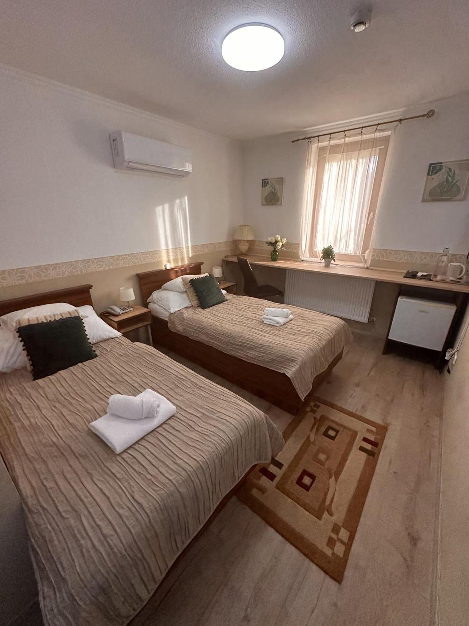 Le Rose Hotel